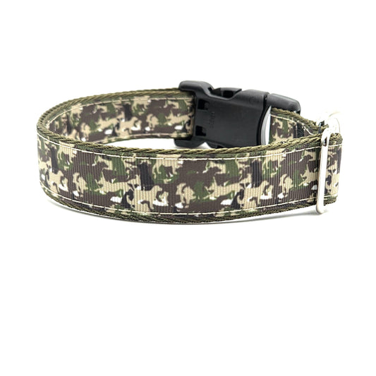 Hidden Dog Camo Collar | Hunting Dog Camouflage | Tactical Canine Gear | Adjustable 13.5-21.5 Inches | Rewarding Rover LLC
