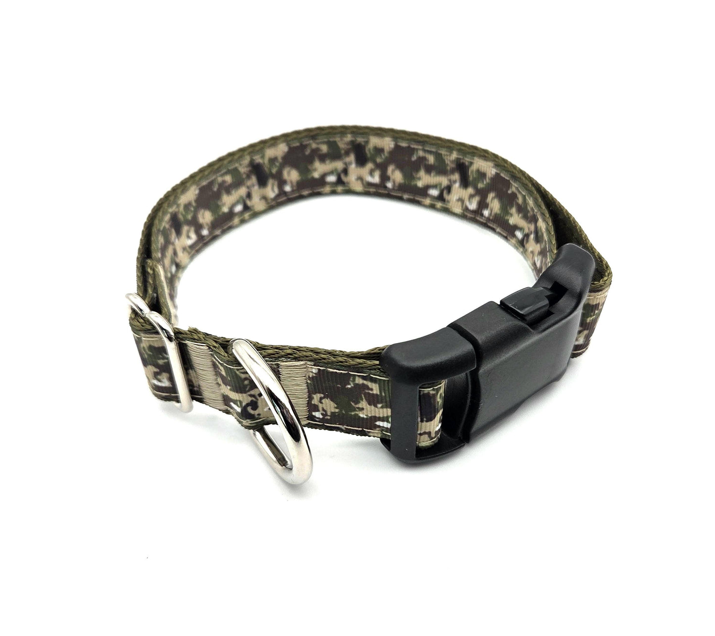 Hidden Dog Camo Collar | Hunting Dog Camouflage | Tactical Canine Gear | Adjustable 13.5-21.5 Inches | Rewarding Rover LLC