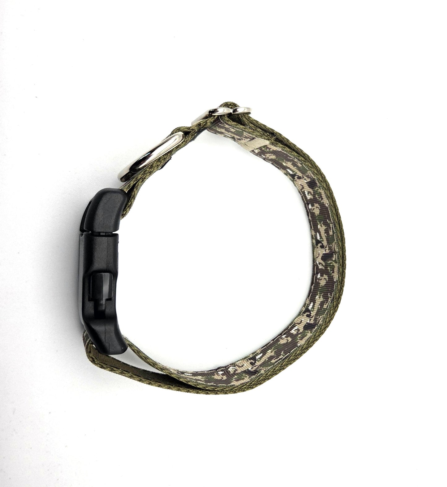 Hidden Dog Camo Collar | Hunting Dog Camouflage | Tactical Canine Gear | Adjustable 13.5-21.5 Inches | Rewarding Rover LLC